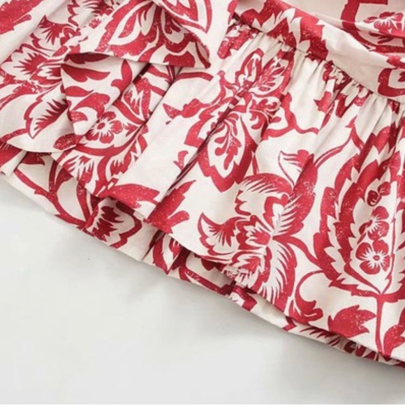 NEW! Hawaiian Pleated Skirt in red and white floral - Picture 6 of 6